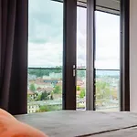 Slovenia Crib