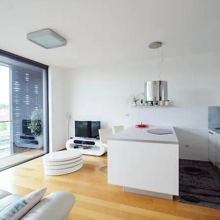 Slovenia Crib Любляна