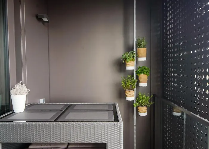 Slovenia Crib * Liubliana